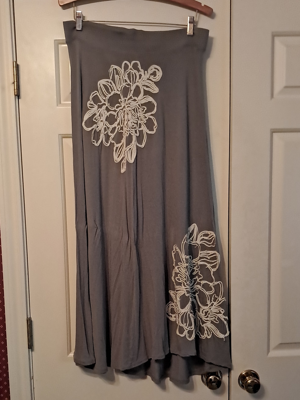 INC International Concepts Gray Maxi Skirt with White Floral Appliqué